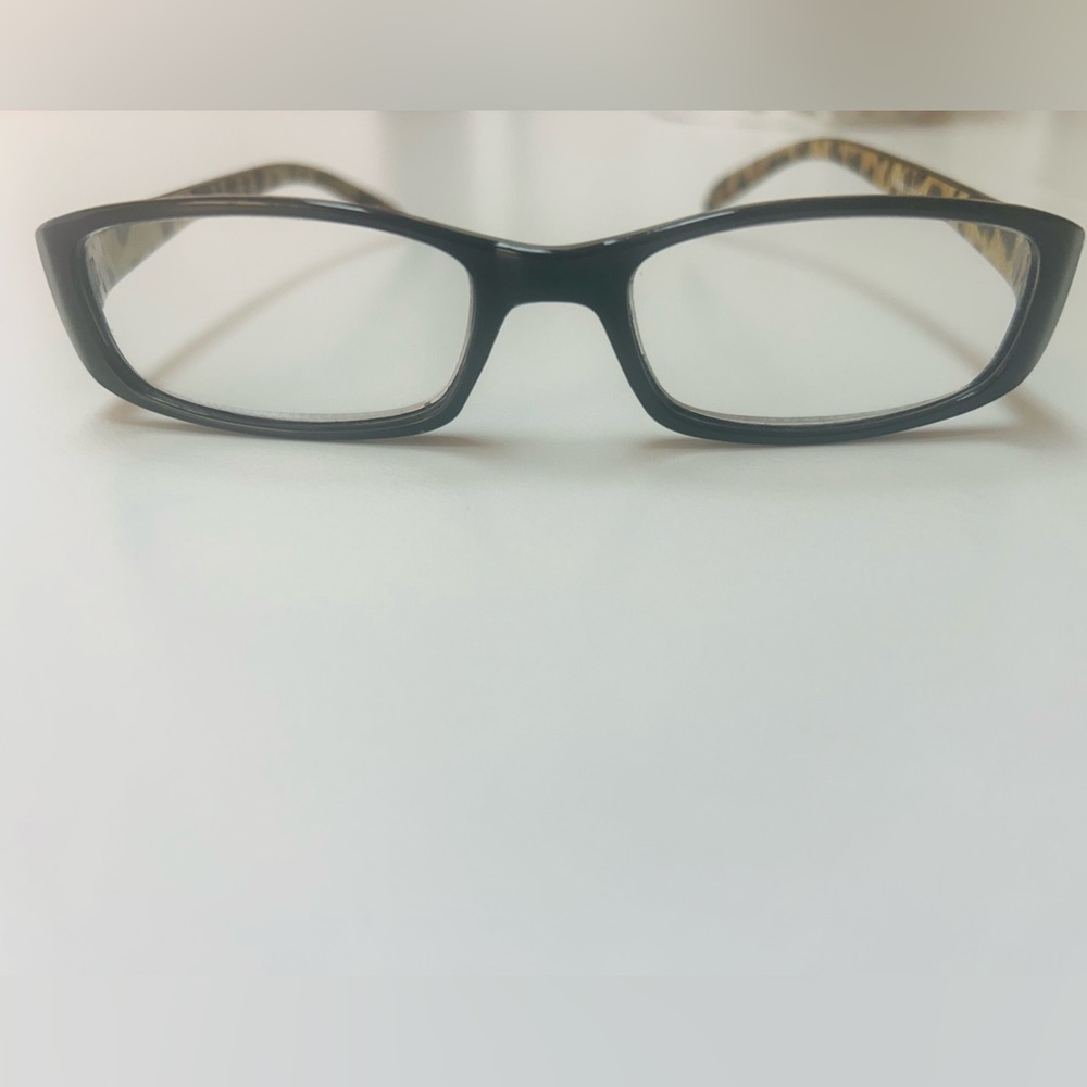 Marilyn Monroe Readers 
Black with animal print 
2.00 readers